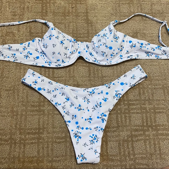 ROMWE Other - NWOT ROMWE White/Blue Floral Bikini Set Size Medium